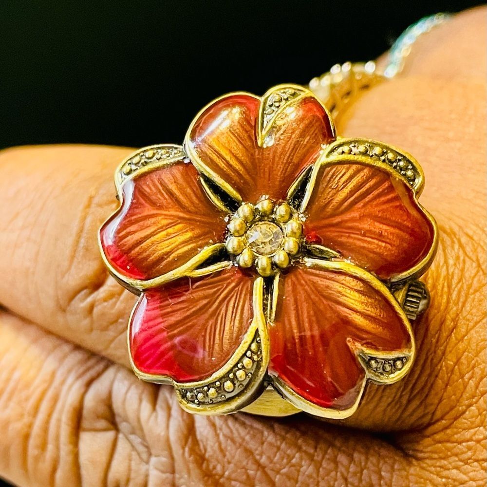 Vintage Avon Gold and Red Enamel Flower Stretch Watch Ring. Gold tone. Size 8